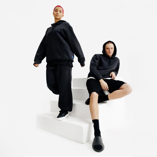 Bluza z kapturem unisex Elementals. Czarne bluzy damskie Decathlon, xl, bez wzorów, z bawełny, sportowe, bez ramiączek, z kapturem. Za 169.99 zł.