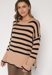 Czarny Sweter o Kroju Oversize z Motywem Pasków Irtusa. Czarne swetry nierozpinane damskie Born2be, bez wzorów, z jeansu, bez kołnierzyka, bez ramiączek. Za 79.99 zł.