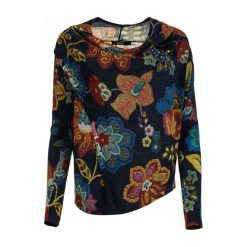 Desigual sweter damski Celia M ciemnoniebieski. Niebieskie swetry nierozpinane damskie Desigual, m, bez wzorów, bez kołnierzyka, bez ramiączek. W wyprzedaży za 179.00 zł.