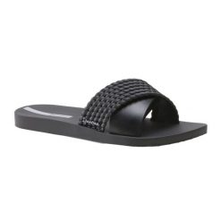 Klapki basenowe damskie Ipanema Street II Fem. Czarne klapki damskie Ipanema, bez wzorów, z gumy, klasyczne, bez obcasa, na płaskiej podeszwie, bez zapięcia. Za 73.99 zł.