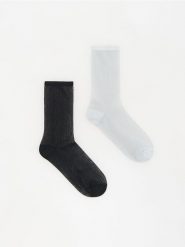 Skarpetki z metalizowaną nicią 2 pack - czarny. Czarne skarpetki damskie Reserved, bez wzorów. Za 29.99 zł.