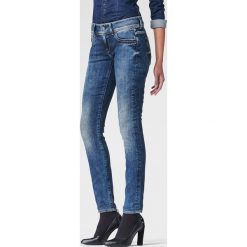 G-Star Raw - Jeansy. Niebieskie jeansy damskie G-Star Raw, bez wzorów, z bawełny. W wyprzedaży za 259.90 zł.