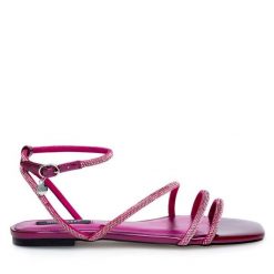 Sandały Nine West. Czerwone sandały damskie Nine West, bez wzorów, bez obcasa, na płaskiej podeszwie, bez zapięcia. Za 119.99 zł.