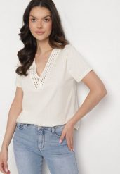 Beżowy T-shirt z Bawełny z Wiskozą i Ażurowym Zdobieniem Alivira. Brązowe t-shirty damskie Born2be, m, z aplikacjami, z bawełny, eleganckie, bez kołnierzyka, bez ramiączek. Za 84.99 zł.