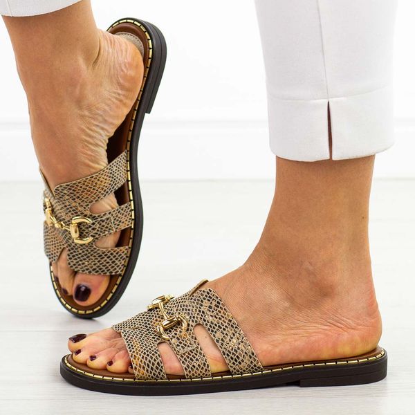 Złoty wąż klapki damskie M.Daszyński 2266-17. Żółte klapki damskie M.Daszyński, na lato, bez wzorów, ze skóry, eleganckie, bez obcasa, na płaskiej podeszwie, bez zapięcia. Za 149.00 zł.