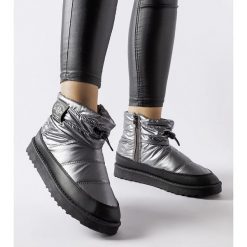 Szare śniegowce Lee Cooper LCJ-23-44-1966L srebrny. Szare śniegowce damskie za kostkę, bez zapięcia. Za 168.58 zł.