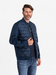 Kurtka męska bomberka z pikowanym wzorem – granatowa V2 - Rozmiar: S. Niebieskie kurtki męskie Ombre Clothing, l, z aplikacjami, z materiału, eleganckie, bez kaptura. W wyprzedaży za 287.99 zł.