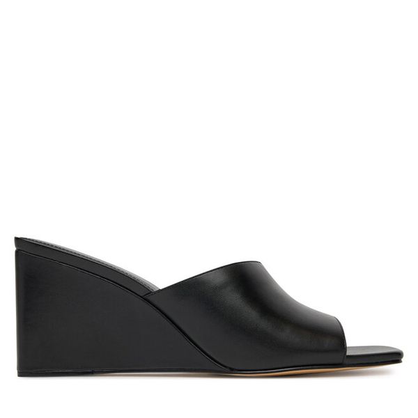 Klapki MICHAEL Michael Kors. Czarne klapki damskie MICHAEL Michael Kors, bez wzorów, bez obcasa, bez zapięcia. Za 629.99 zł.