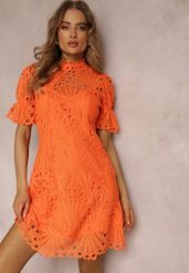 Pomarańczowa Sukienka Aeryse. Brązowe sukienki damskie Renee, m, z aplikacjami, z koronki, bez kołnierzyka, bez ramiączek, mini. Za 109.99 zł.