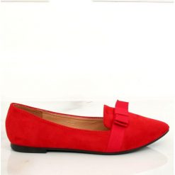 Balerinki damskie czerwone 8F59 Red. Czerwone balerinki damskie ButyModne, bez wzorów, z materiału, klasyczne, bez obcasa, bez zapięcia. W wyprzedaży za 69.00 zł.