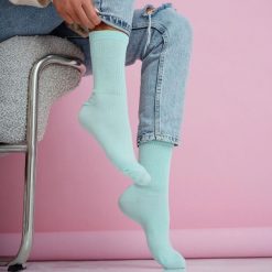 Miętowe skarpetki damskie 1224. Zielone skarpetki damskie Milena, bez wzorów, z bawełny. Za 16.90 zł.