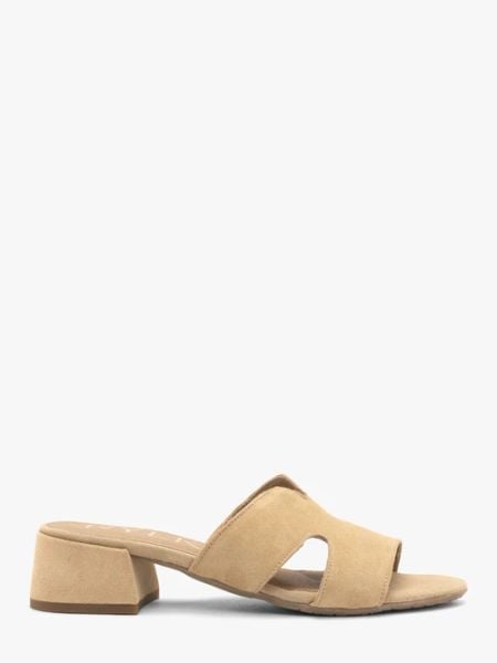 Piaskowe wycinane klapki damskie. Brązowe klapki damskie Ryłko, bez wzorów, ze skóry, bez obcasa, na obcasie, bez zapięcia. W wyprzedaży za 229.99 zł.