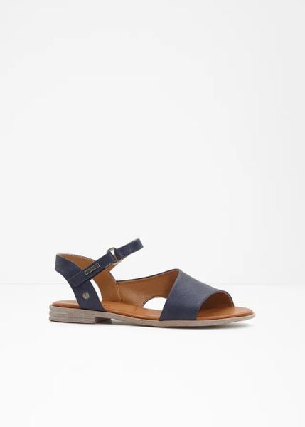 Sandały Mustang. Niebieskie sandały damskie bonprix, bez wzorów, bez obcasa, bez zapięcia. Za 259.99 zł.