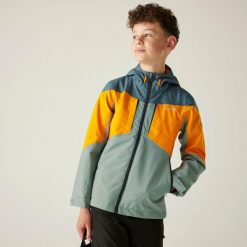 Kurtka turystyczna przeciwdeszczowa Highton. Szare kurtki męskie Regatta, s, bez wzorów, z tkaniny, bez ramiączek, bez kaptura, trekkingowe. W wyprzedaży za 89.99 zł.