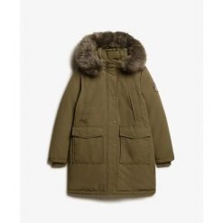 Parka z sztucznego futra damska Superdry Everest. Zielone parki damskie Superdry, na zimę, bez wzorów, bez kaptura. Za 843.30 zł.