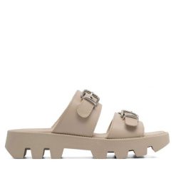 Klapki Lasocki. Brązowe klapki damskie Lasocki, bez wzorów, bez obcasa, bez zapięcia. Za 159.99 zł.