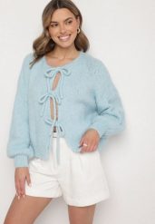 Niebieski Kardigan Oversize z Wełną Zdobiony Kokardkami Eleathalie. Niebieskie kardigany damskie Born2be, z aplikacjami, z wełny, klasyczne, bez kołnierzyka. Za 129.99 zł.