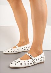 Białe Balerinki Ozdobione Nitami i Paskiem Finilitia. Białe balerinki damskie Born2be, z aplikacjami, eleganckie, bez obcasa, bez zapięcia. Za 79.99 zł.