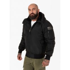 Kurtka zimowa męska Pitbull z kapturem Beejay II. Czarne kurtki męskie PITBULL, na zimę, m, bez wzorów, z kapturem. Za 449.00 zł.