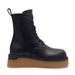 Trzewiki Badura. Czarne botki damskie Badura, bez wzorów, bez obcasa, na koturnie, bez zapięcia. Za 299.99 zł.