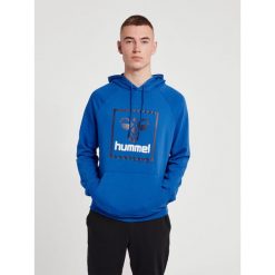 Bluza z kapturem Hummel Isam 2.0. Niebieskie bluzy męskie Hummel, l, bez wzorów, sportowe, bez ramiączek, z kapturem. Za 217.50 zł.