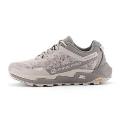 Lekkie buty terenowe damskie Alpine Pro Quede 3. Brązowe obuwie trekkingowe damskie Alpine Pro, z gumy, bez zapięcia. Za 449.00 zł.