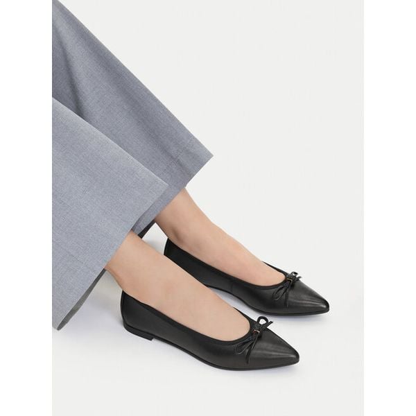 Baleriny Lasocki. Czarne balerinki damskie Lasocki, bez wzorów, bez obcasa, bez zapięcia. Za 179.99 zł.