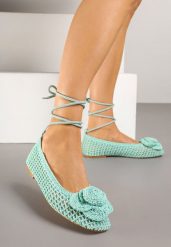 Zielone Ażurowe Balerinki z Kwiatami 3D Clevielle. Zielone balerinki damskie Born2be, na lato, z aplikacjami, z jeansu, bez obcasa, bez zapięcia. Za 84.99 zł.