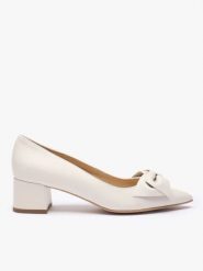 Kremowe czółenka ślubne z kokardą. Brązowe czółenka damskie Ryłko, bez wzorów, z gumy, eleganckie, bez obcasa, na obcasie, bez zapięcia. Za 379.99 zł.