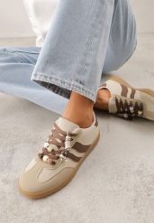 Ciemnobeżowe Sneakersy Typu Tenisówki Ozdobione Koralikami Daemeli. Brązowe trampki i tenisówki damskie Renee, bez wzorów, z jeansu, bez zapięcia. Za 109.99 zł.