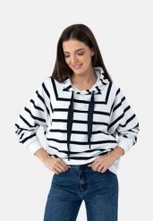 Bluza oversize z kapturem B-AIKA. Białe bluzy damskie Volcano, l, bez wzorów, z bawełny, bez ramiączek, z kapturem. Za 169.99 zł.