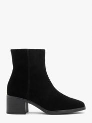 Czarne klasyczne botki ze skóry welurowej. Czarne botki damskie Ryłko, bez wzorów, ze skóry, eleganckie, bez obcasa, na obcasie, bez zapięcia. Za 429.99 zł.