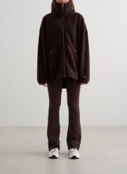 Damska kurtka z polarową podszewką, oversize'owa, rozpinana Pile Jacket kakaowa. Brązowe kurtki sportowe damskie Aim'n, s, bez wzorów, z materiału, bez ramiączek, bez kaptura, na fitness i siłownię. Za 613.00 zł.
