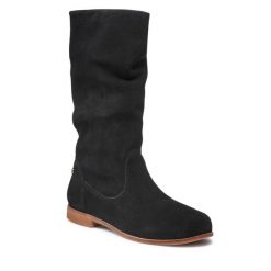 Kozaki Maciejka. Czarne kozaki damskie Maciejka, bez wzorów, bez obcasa, na płaskiej podeszwie, bez zapięcia. Za 479.99 zł.