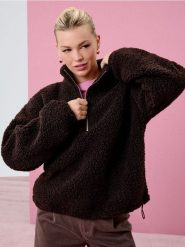 Bluza sherpa ze stójką na zamek - brązowy. Brązowe bluzy damskie Sinsay, l, bez wzorów, z polaru, bez ramiączek, bez kaptura. Za 69.99 zł.