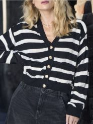 Sweter - wielobarwny. Żółte swetry nierozpinane damskie Sinsay, l, bez wzorów, bez kołnierzyka, bez ramiączek. W wyprzedaży za 22.99 zł.