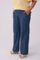 Jeansowe spodnie Emilia PLUS SIZE XXL LATO. Czerwone spodnie materiałowe damskie Nasi partnerzy, na lato, bez wzorów, z bawełny, eleganckie, plus size. Za 199.90 zł.