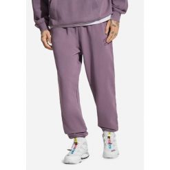 Spodnie dresowe męskie Prosto Flathead. Fioletowe spodnie sportowe męskie Prosto., m, bez wzorów, z dresówki. Za 309.99 zł.