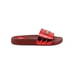 Love Moschino Klapki JA28012G17IQ. Klapki damskie Love Moschino, na lato, bez wzorów, z gumy, bez obcasa, bez zapięcia. Za 253.00 zł.