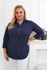 Elegancka granatowa tunika w białe kropki PLUS SIZE XXL. Białe koszulki sportowe damskie Nasi partnerzy, plus size, bez wzorów, z poliesteru, bez ramiączek. Za 199.90 zł.