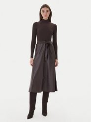 TWINSET Sukienka dzianinowa 252TT3560 Brązowy Slim Fit. Brązowe sukienki damskie Twinset, l, bez wzorów, z dzianiny, bez kołnierzyka, bez ramiączek. Za 1,209.00 zł.