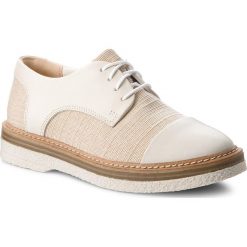 Oxfordy CLARKS - Zante Sienna 261326964 White Canvas. Brązowe półbuty damskie Clarks, bez wzorów, z materiału, bez obcasa, bez zapięcia. W wyprzedaży za 249.00 zł.