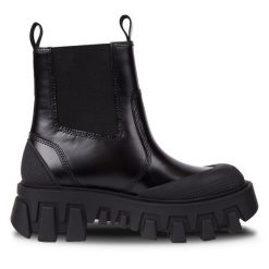 Sztyblety Tommy Jeans. Czarne botki damskie Tommy Jeans, bez wzorów, z jeansu, bez obcasa, na płaskiej podeszwie, bez zapięcia. Za 849.99 zł.