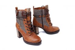 MUSTANG 1336-510-307 cognac, botki damskie. Brązowe botki damskie Mustang, na zimę, bez wzorów, z polaru, bez obcasa, na obcasie, bez zapięcia. Za 329.90 zł.