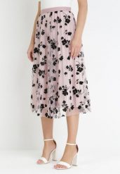 Różowa Tiulowa Spódnica z Welurowym Wzorem w Kwiaty i Gumką w Pasie Iyosi. Czerwone spódnice damskie Born2be, bez wzorów, z tiulu, midi. Za 69.99 zł.