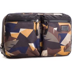 Saszetka nerka GUESS - HM6583 POL91 BML. Szare saszetki i nerki męskie Guess, bez wzorów, z materiału. W wyprzedaży za 189.00 zł.