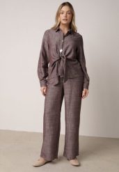 Brązowy Komplet z Lnem i Wiskozą Szerokie Spodnie i Koszula z Wiązaniem Ravilith. Brązowe koszule damskie Born2be, l, bez wzorów, z bawełny, bez kołnierzyka, bez ramiączek. Za 219.99 zł.