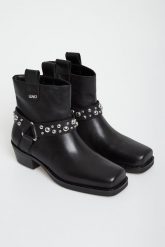 Botki damskie skórzane biker LIU JO. Botki damskie Liu Jo, bez wzorów, bez obcasa, bez zapięcia. W wyprzedaży za 649.35 zł.