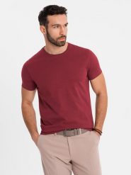 Klasyczny T-shirt męski bawełniany BASIC - bordowy V16 - Rozmiar: M. Czerwone t-shirty męskie Ombre Clothing, m, bez wzorów, z bawełny, bez kołnierzyka, bez ramiączek. W wyprzedaży za 29.99 zł.