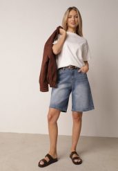 Niebieskie Bawełniane Szorty Jeansowe Bermudy z Wysokim Stanem Avariel. Niebieskie szorty damskie Born2be, bez wzorów, z bawełny, eleganckie, z podwyższonym stanem, plus size. Za 89.99 zł.